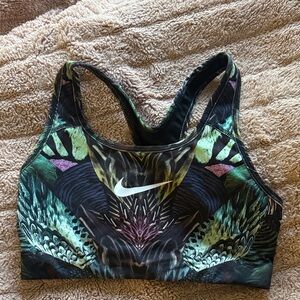 Nike Women's Vibrant Pattern Sports Bra